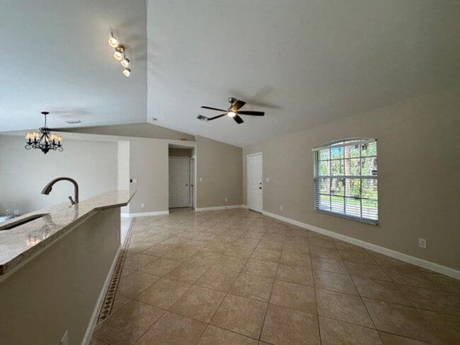 Building Photo - ANNUAL RENTAL - 3 Bedroom plus Den, 2 Bath...