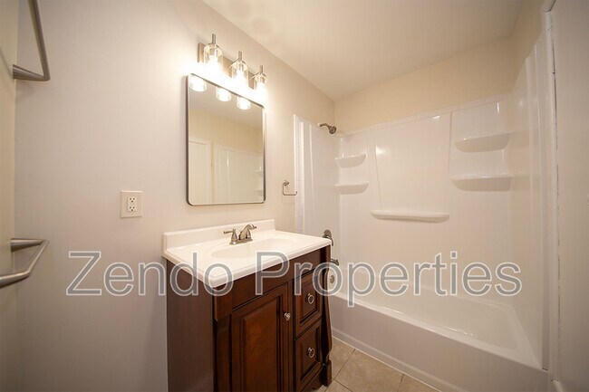 Building Photo - 4821 Vick St