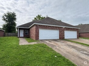 Building Photo - 45-45 Dakota Trail