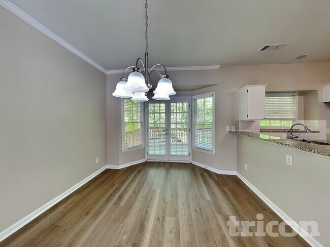 Foto del edificio - 4390 Pinewalk Dr