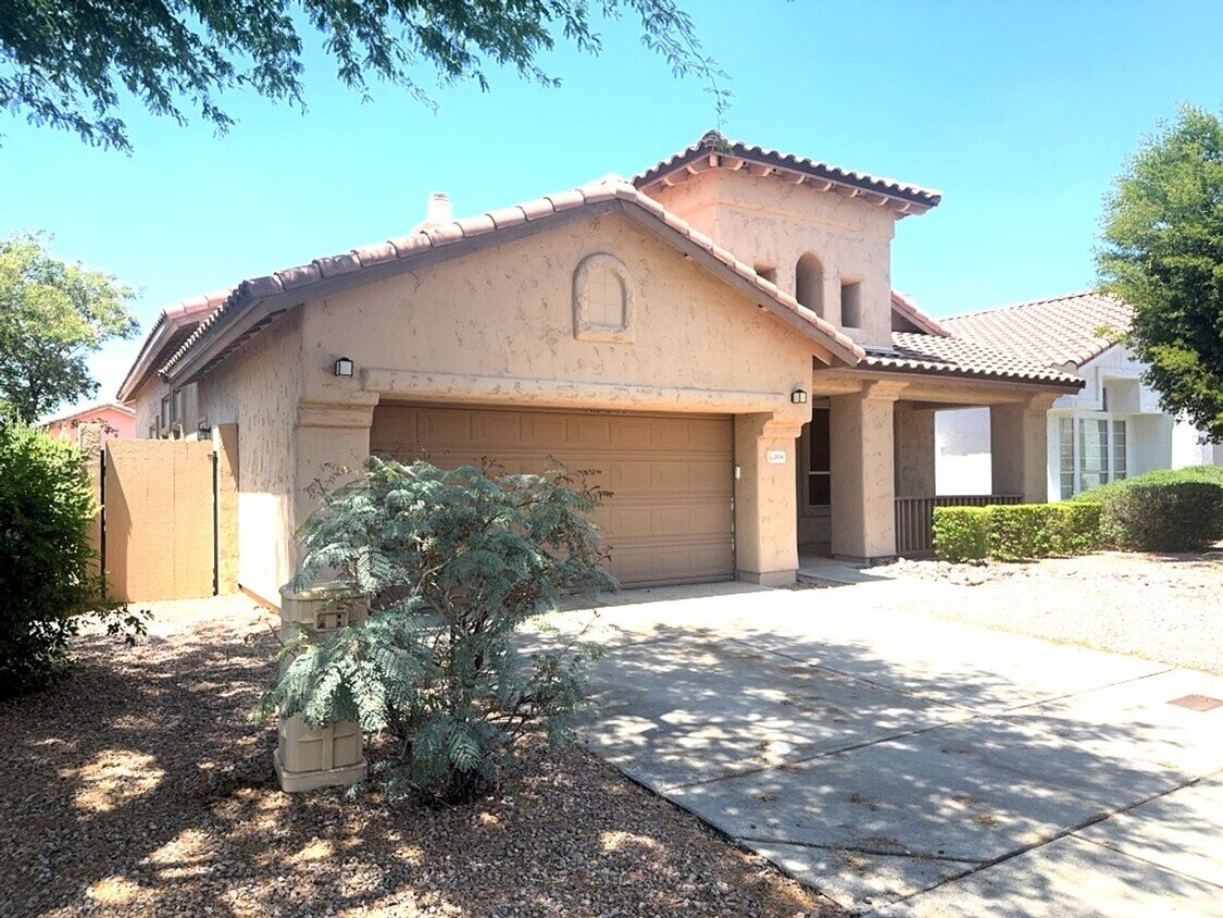 Foto principal - TATUM RANCH 3 BEDROOM PLUS BONUS ROOM WITH...