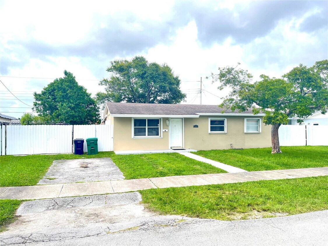 11821 SW 35th Terrace, Miami, FL 33175 House Rental in Miami, FL