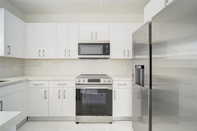 Foto del edificio - 10740 NW 83rd St