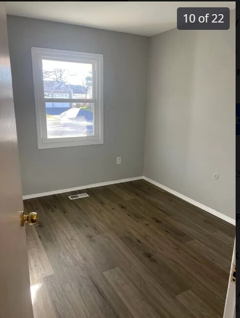 Building Photo - 20 Executive Ln