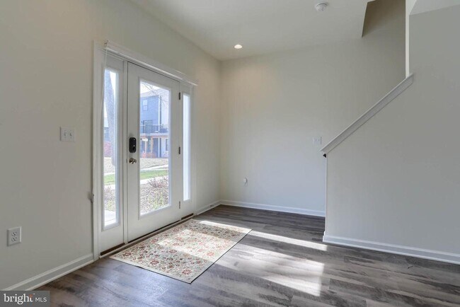Building Photo - 129 High Pointe Dr