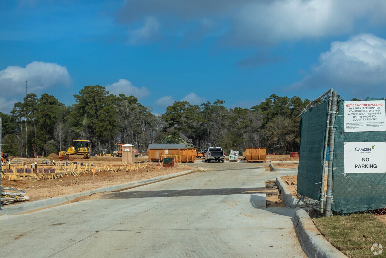Camden Woodmill Creek Apartments in The Woodlands, TX