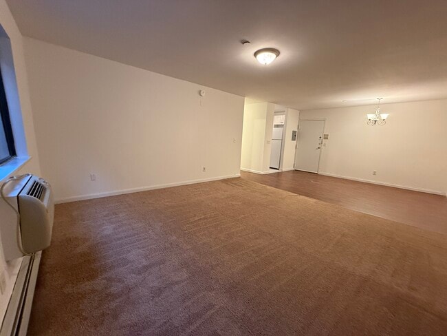 Building Photo - 208 Undercliff Ave