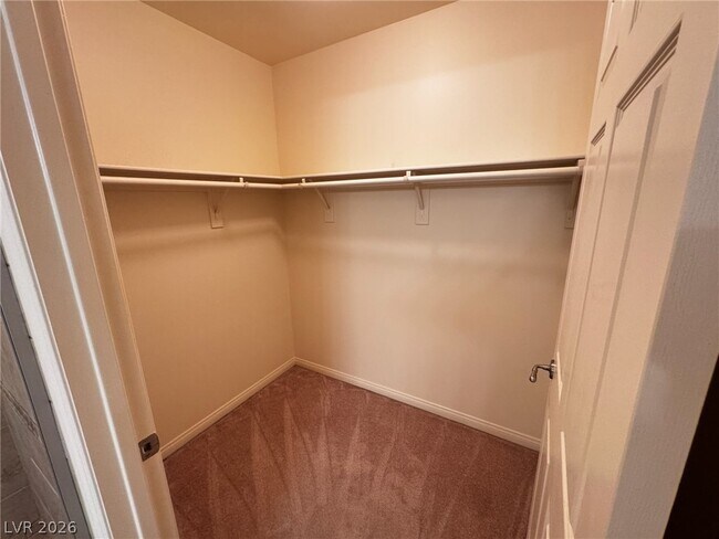 Foto del edificio - 2405 W Serene Ave