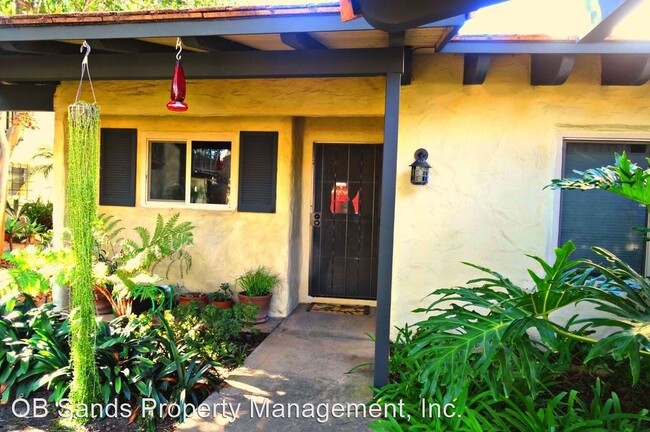 Building Photo - 2 br, 1 bath House - 4315 Loma Riviera Court