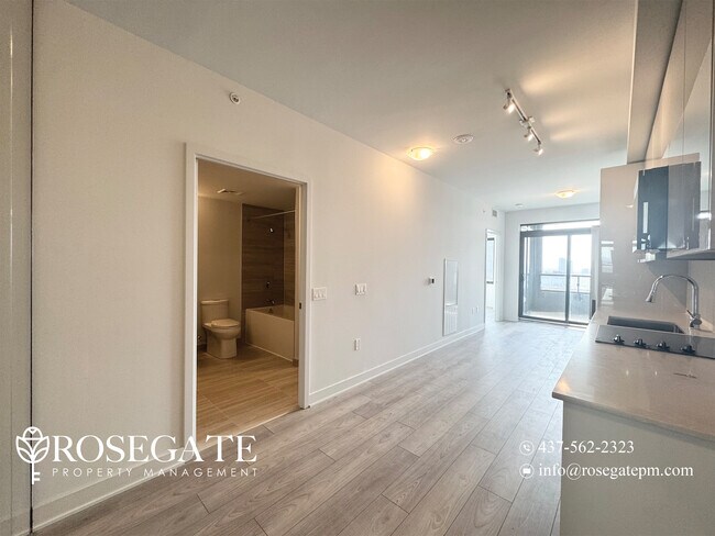 Photo du bâtiment - Brand New 2 Bed 2 Bath With Parking