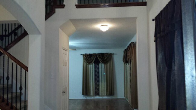 Foto del edificio - 4023 Windmill Creek Dr