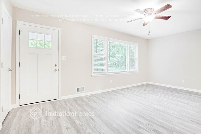 Foto del edificio - 3558 Pine Needle Dr SW