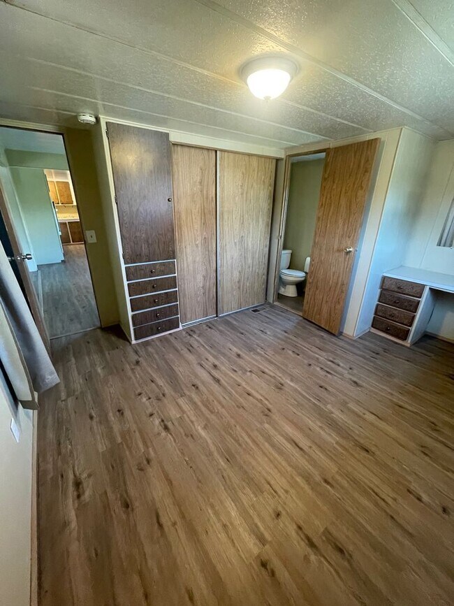 Building Photo - South Cle Elum Residence