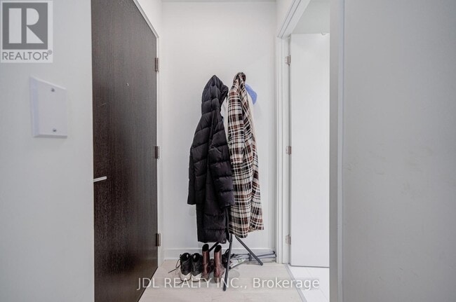 Photo du bâtiment - 11 Yorkville Ave