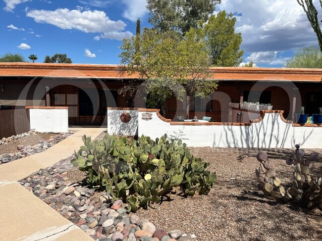 Building Photo - 457 S Paseo Quinta