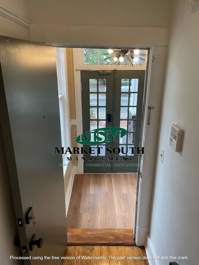 Foto del edificio - 539 E Henry St