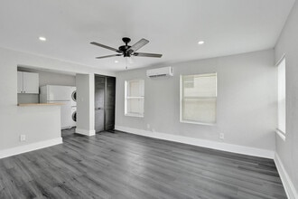 Building Photo - 234 NE 14th Ave