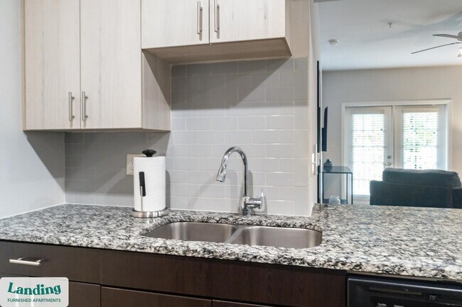 Foto del edificio - 655 W Mallard Creek Church Rd