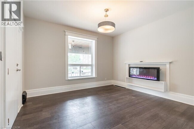 Building Photo - 16 Sherman Ave S