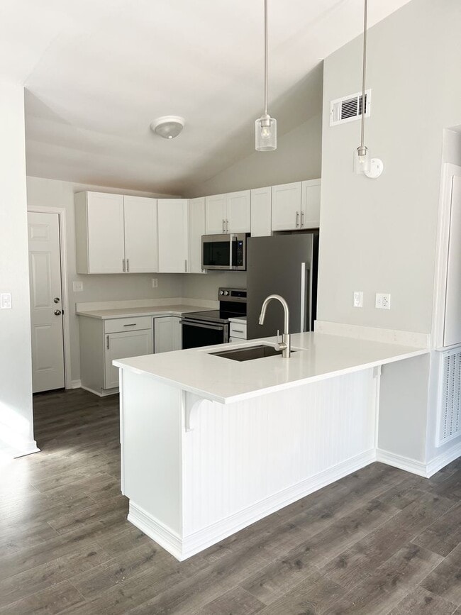 Building Photo - Northwood Duplex