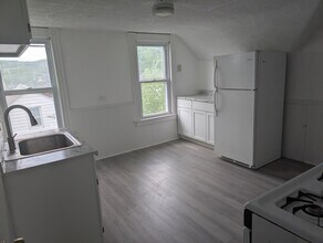 Building Photo - 112 Feldspar Ave