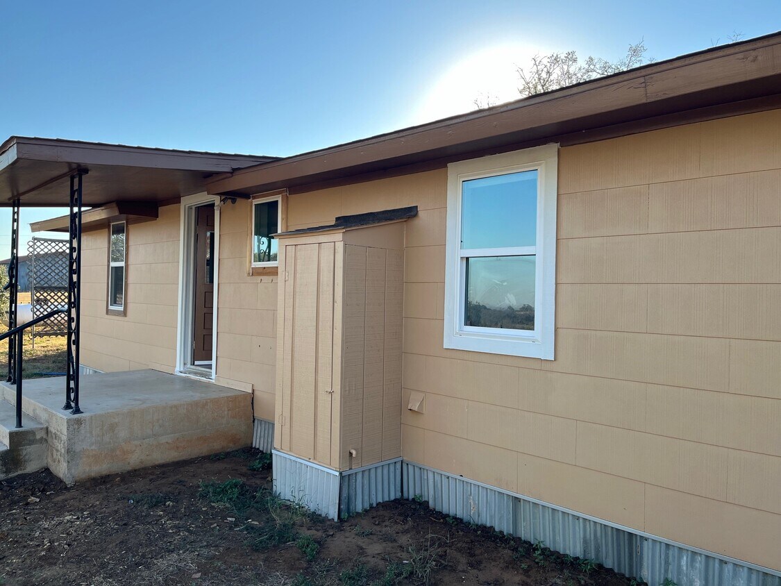 Building Photo - 2476 TX-97