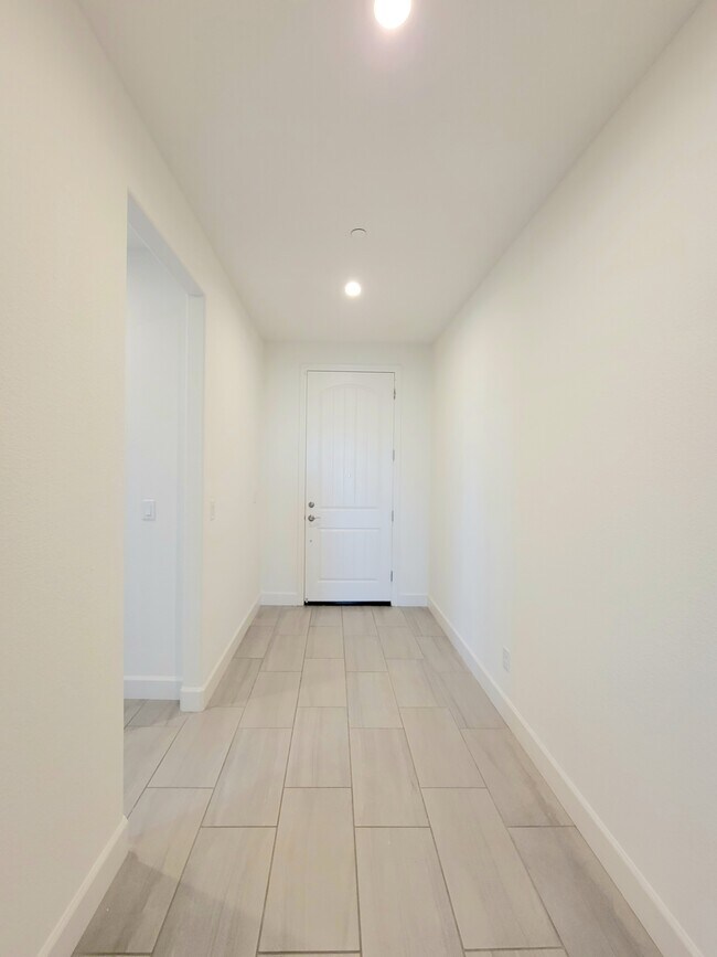 Building Photo - 3511 Crawford Dr