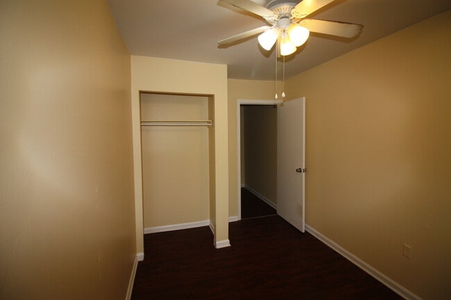 Building Photo - BEAUTIFUL HOME IN GLEN BURNIE!! COMPLETELY REMODELED! GORGEOUS!!!