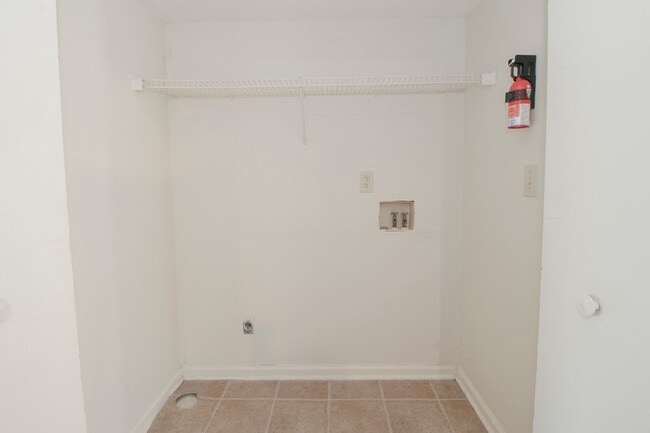 Foto del edificio - 2000 Tynewood Dr