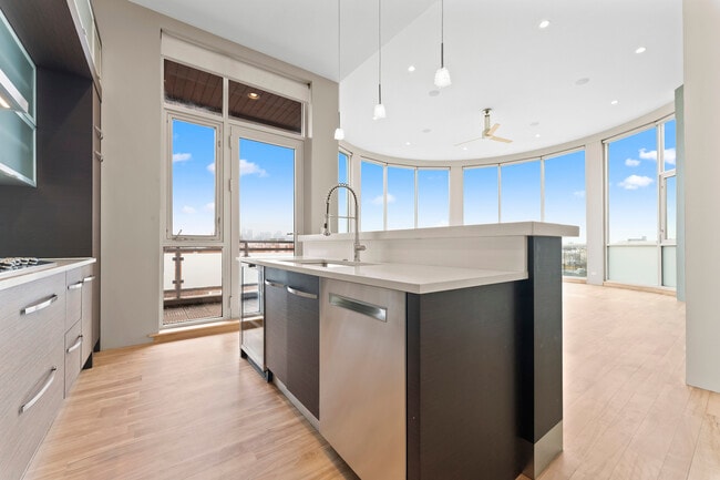 Foto del edificio - 2408 W Rice St