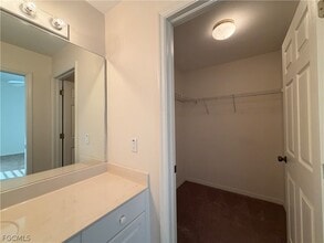 Building Photo - 14999 Rivers Edge Ct