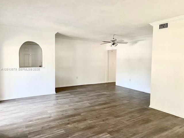 Building Photo - 517 Menendez Ave