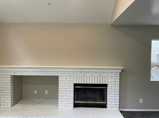 Building Photo - 11484 Millpond Rd
