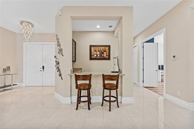 Building Photo - 9571 Eden Roc Ct