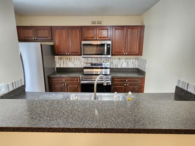 Building Photo - 1626 16th Way
