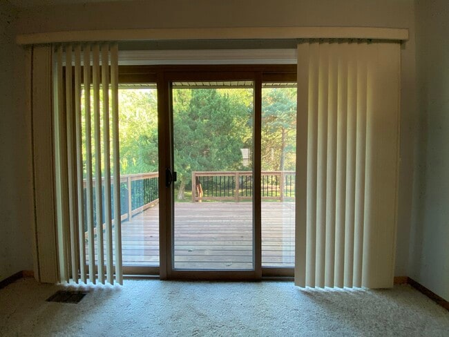Deck access - 2339 Southwood Pl