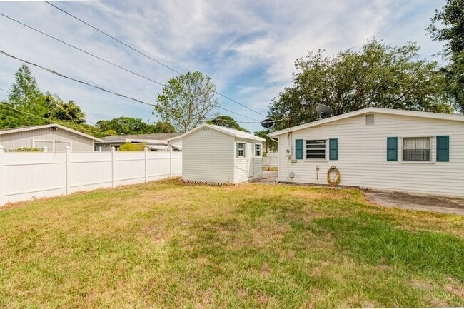 Building Photo - 741 Smith St