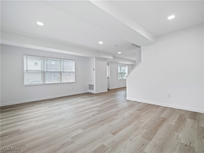 Foto del edificio - 2362 W 6th St