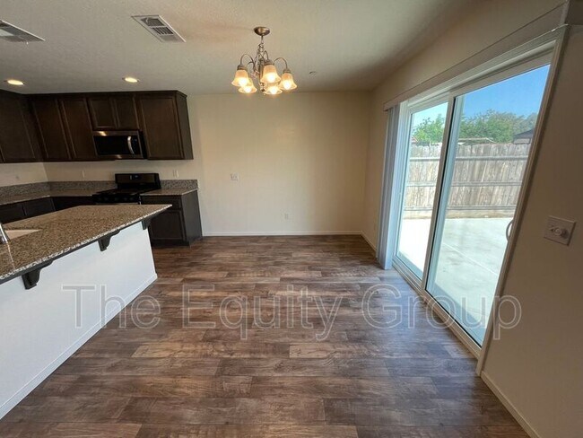 Building Photo - 2134 E Delta Ct