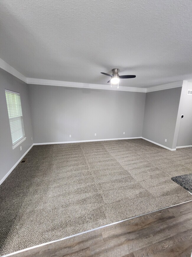 Foto del edificio - 8320 N Nodaway Ave