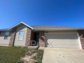 Building Photo - 4515 E Chipmunk Ln