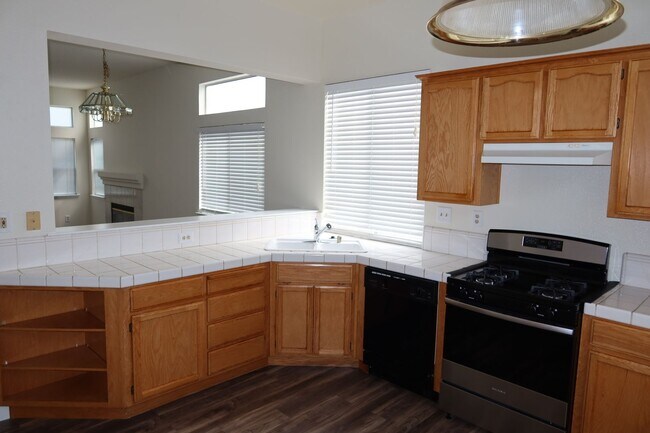 Foto del edificio - 3 Bedroom, 2 Bath Home in Elk Grove