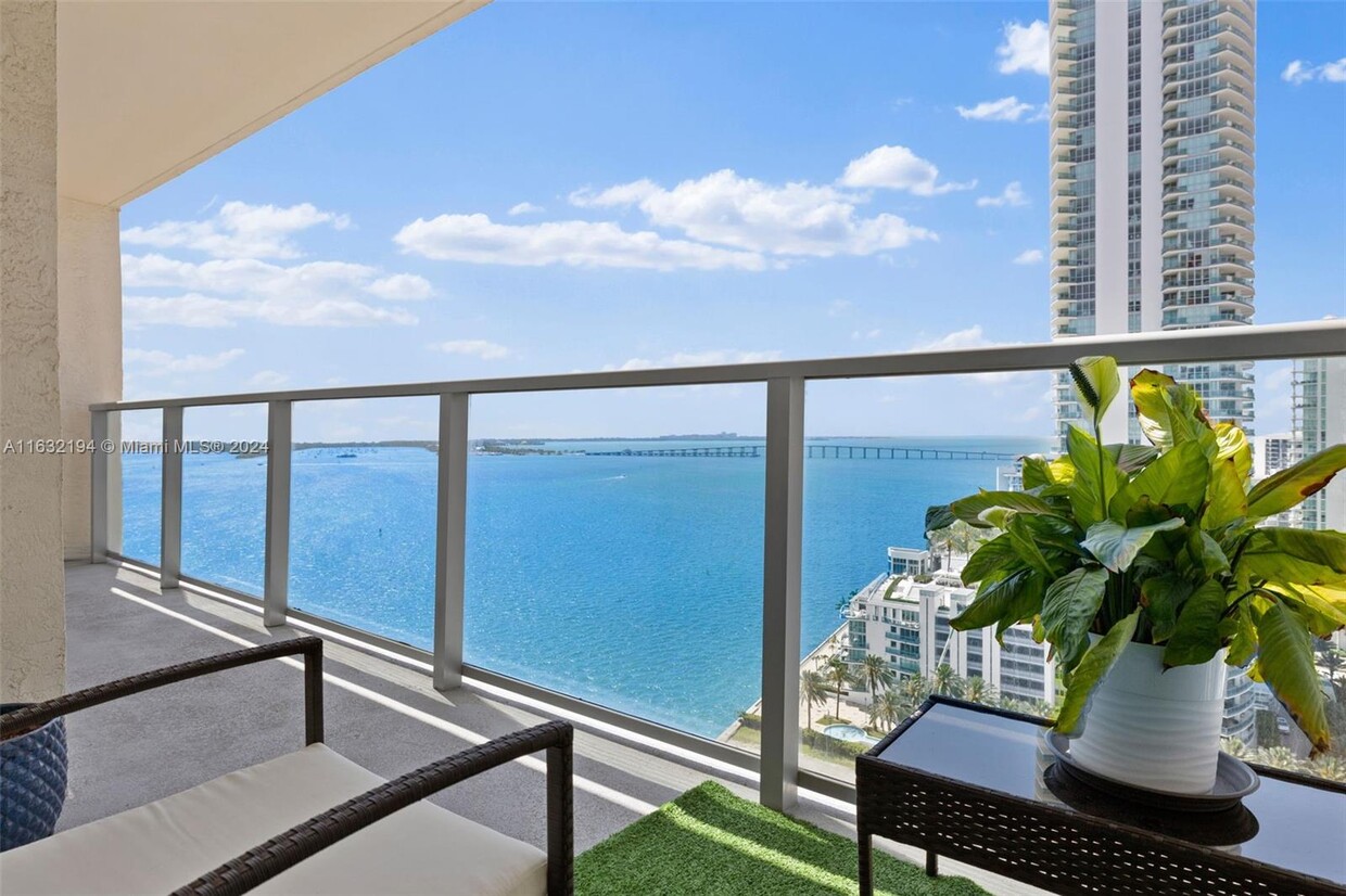 Foto principal - 1155 Brickell Bay Dr