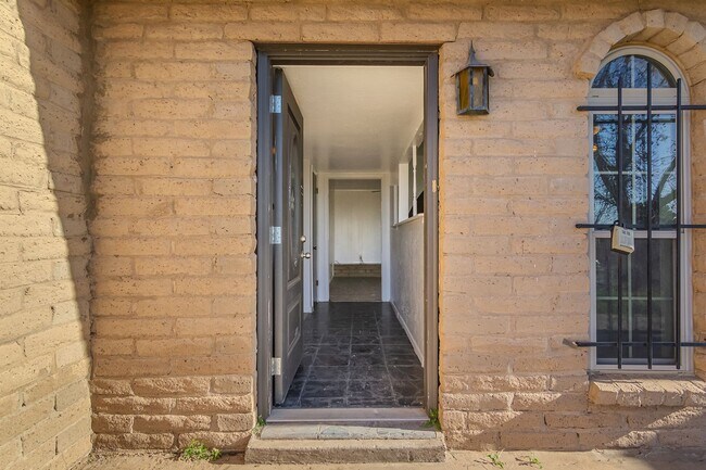 Foto del edificio - Adobe beauty in New Mexico South County Valley