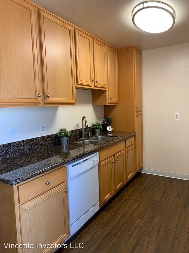 Foto principal - 8211 Vincetta Dr