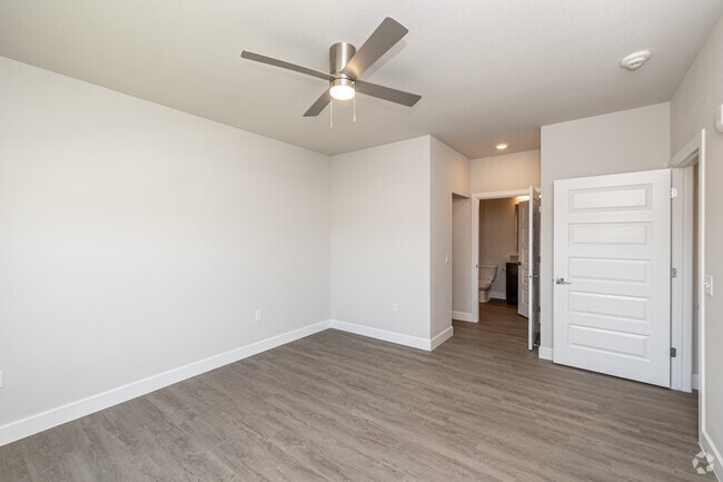 1BR, 1BA - 710SF - Bedroom - 102 West Crossing