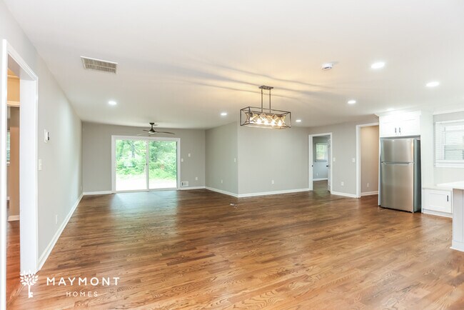 Building Photo - 1730 Timothy Dr SW
