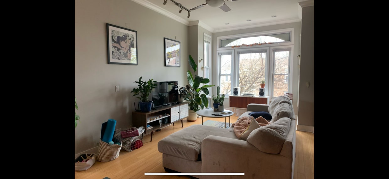 Family room - 2608 W Evergreen Ave