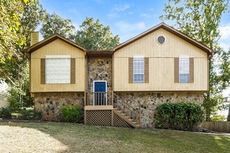 Building Photo - 1805 Forest Dr