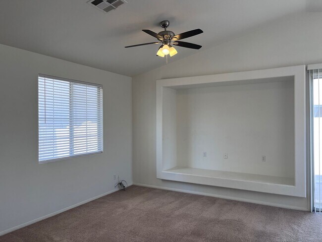 Foto del edificio - Single Story - 2 bedroom (Gated)